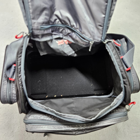 Ugly Stik Medium Fishing Tackle Box Soft Duffle Bag Approx. 15X10X9 " - Picture 3 of 9